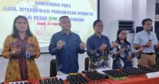 Plt Kepala BBPOM Palembang Tedy Wirawan, MSi saat pers konfrence tentang kosmetik tanpa izinedar, Kamis (29/1/2024). Foto: Sumselheadline/Pitria.