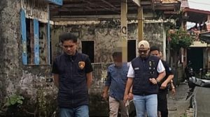 Polisi mendatangi TKP atas laporan anak pukul ibu kandung, Selasa (6/2/2024). Foto: Dok Polisi.