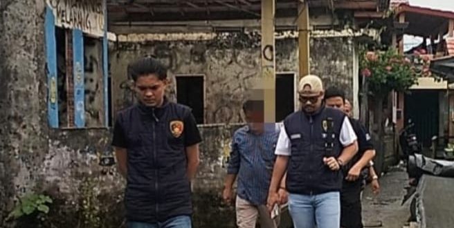 Polisi mendatangi TKP atas laporan anak pukul ibu kandung, Selasa (6/2/2024). Foto: Dok Polisi.