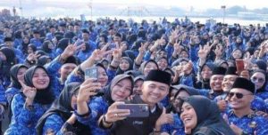 Pj Walikota Palembang, Ratu Dewa bersam para ASN. Foto: Dok Sumselheadline.