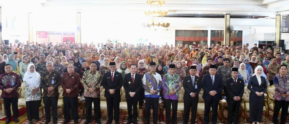 Agus Fatoni menghadiri Rapat Peningkatan Kinerja Dinas Pendidikan Provinsi Sumatera Selatan. Kegiatan ini berlangsung di Griya Agung, Palembang, Sumatera Selatan, Jumat (2/2/2024). Foto: Humas Pemprov Sumsel.