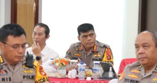 Para Pejabat Utama (PJU) Polda Sumsel dan Kapolres mendengarkan arahan Kapolda Sumsel tentang kamtibmas pasca pemilu, Rabu (21/2/2024). Foto: Humas Polda Sumsel.