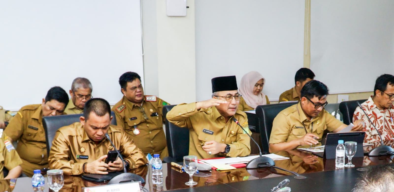 Pj Bupati Muba, Apriyadi saat paparan di hadapan Pj Gubernur Sumsel di Pemprov Sumsel, Selasa (20/2/2024). Foto: Dinkominfo Muba.