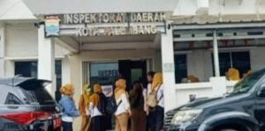 Sejumlah pegawai Puskesmas Sabokingking malapor ke Inspektorat Palembang, atas tindakan Kepala Puskesmasnya. Foto: IST.