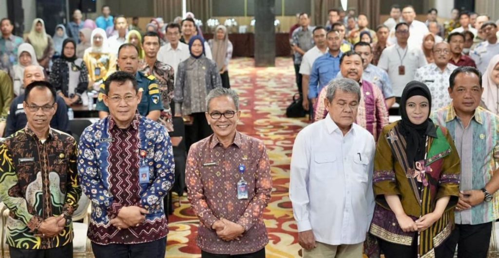 Sekretaris Daerah (Sekda) Provinsi Sumatera Selatan, Supriono secara resmi membuka Rapat Forum Penataan Ruang Provinsi Sumatera Selatan. Kegiatan ini dilaksanakan di Grand Atyasa, Palembang, Sumatera Selatan, Kamis (15/2/2024). Foto: Humas Pemprov Sumsel.