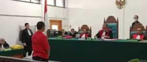 Suwondo divonis satu tahun penjara karena jual obat tanpa izin edar BPOM di PN Palembang, Rabu (21/2/2024). Foto: Sumselheadline/Ela.
