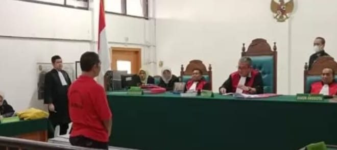 Suwondo divonis satu tahun penjara karena jual obat tanpa izin edar BPOM di PN Palembang, Rabu (21/2/2024). Foto: Sumselheadline/Ela.