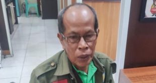 Usman yang kehilangan motor dan alat kerjanya, Senin (26/2/2024). Foto: Sumselheadline/Ela.