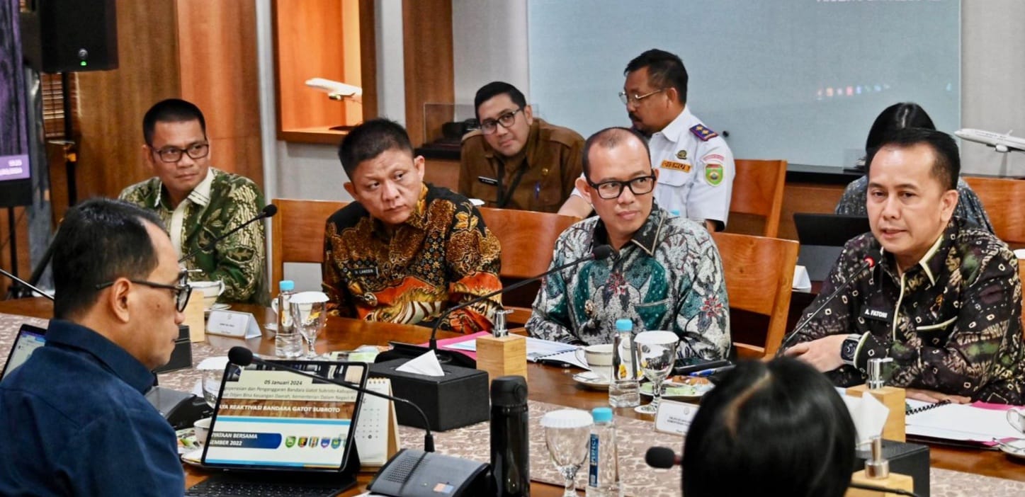 Pj Gubrenur Sumsel, Agus Fatoni saat ikut rakor bersama Menhub di Jakarta. Foto: Humas Pemprov Sumsel.