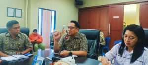 Susana pelayanan di kantor BPJS Kesehatan Palembang. Foto: Sumselheadline/Ela.