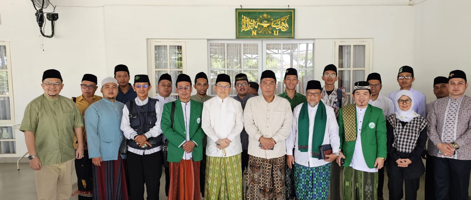 Wakil Ketua Umum Pengurus Besar Nahdlatul Ulama (PBNU), KH Zulfa Mustofa, silaturahim bersama pengurus PCNU Kota Palembang di Ponpes Aulia Cendikia, Palembang, Jumat (29/3/2024). Foto: Dok PCNU Palembang.