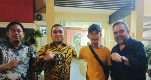 Tim kuasa hukum warga Banyuasin saat mendatngi Polda Sumsel, Jumat (22/3/2024). Foto: SUmselheadline/Ela.