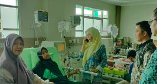 Anna Stasia, anak ibu Ermalinda, selama masa perawatan rawat Inap di RSUD Sekayu. Foto: Kominfo Muba.