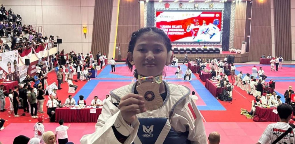Salah satu atlet mewakili Polda Sumsel yang berhasil meraih medali emas di Kejuaraan Nasional (Kejurnas) Taekwondo Kapolri Cup ke-V Tahun 2024 di Jakarta. Foto: Humas Polda Sumsel.