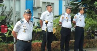 Sekretaris Dishub Kota Palembang, Agus Supriyanto saat memimpin apel pagi. Foto: Dok Dishub Palembang.