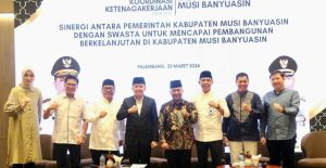 Pj Gubernur Sumsel. Agus Fatoni dalam Rapat Koordinasi (Rakor) Ketenagakerjaan Tahun 2024 di Ballroom Hotel Excelton Palembang, Sumatera Selatan, Senin (25/3/2024). Foto: Humas Pemprov Sumsel.