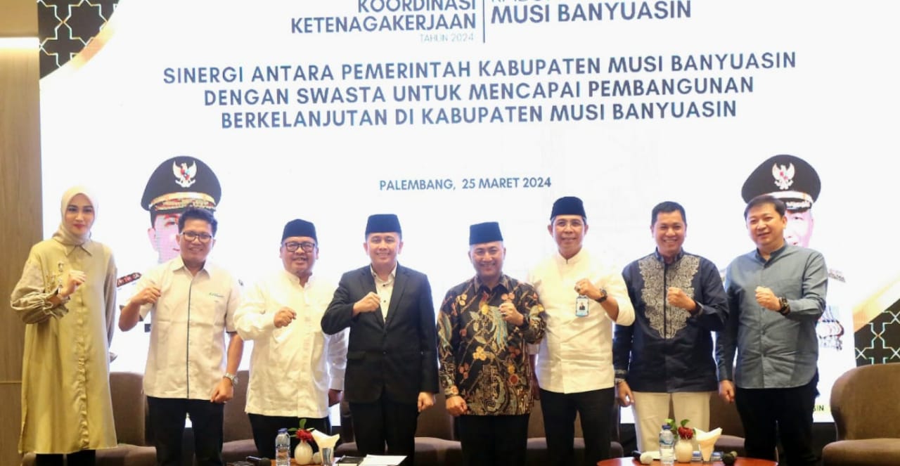 Pj Gubernur Sumsel. Agus Fatoni dalam Rapat Koordinasi (Rakor) Ketenagakerjaan Tahun 2024 di Ballroom Hotel Excelton Palembang, Sumatera Selatan, Senin (25/3/2024). Foto: Humas Pemprov Sumsel.