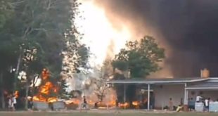Sebuah bangunan diduga tempat penampungan minyak ilegal di Talang Bayung, Babat Toman, Muba, terbakar, Selasa (26/3/2024). Foto: screenshot medsos.