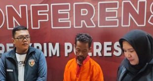 Hendri diamankan polisi karena mencabuli lima ponakannya sendiri, Minggu (10/3/2024). Foto: Sumselheadline/Ela.