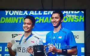 Jhonatan Criestin sukses juara All England 2024, setelah di final mengalahkan rekan sesama pelatnas Anthony Ginting, 21-15, 21-14, Minggu (17/3/2024). Foto: screenshot inews tv.