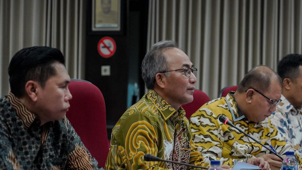 PJ Bupati Muba, Apriyadi saat hadir pada penilaian Evaluasi Kinerja Penjabat Kepala Daerah Triwulan III Periode kedua Tahun 2024 di Kantor Inspektorat Jendral Kementerian Dalam Negeri Republik Indonesia Jakarta, Kamis (7/3/2024). Foto: Kominfo Muba.