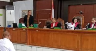 Edi Kurniawan, mantan Kabid Investigasi pada Inspektorat Daerah Sumsel, dituntut dua tahun pejara di PN Palembang, Kamis (28/3/2024). Foto: Sumselheadline/Ela.