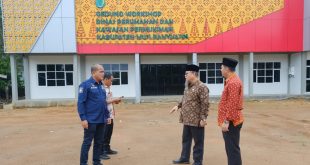 Asisten Bidang Pemerintahan dan Kesejahteraan Rakyat Sekretariat Daerah Kabupaten Muba H Yudi Herzandi SH MH melakukan peninjauan kesiapan lokasi pelaksanaan MTQ ke-30 Tingkat Provinsi Sumatera Selatan Tahun 2024, di Kota Sekayu, Jumat (8/3/2024). Foto: Kominfo Muba.