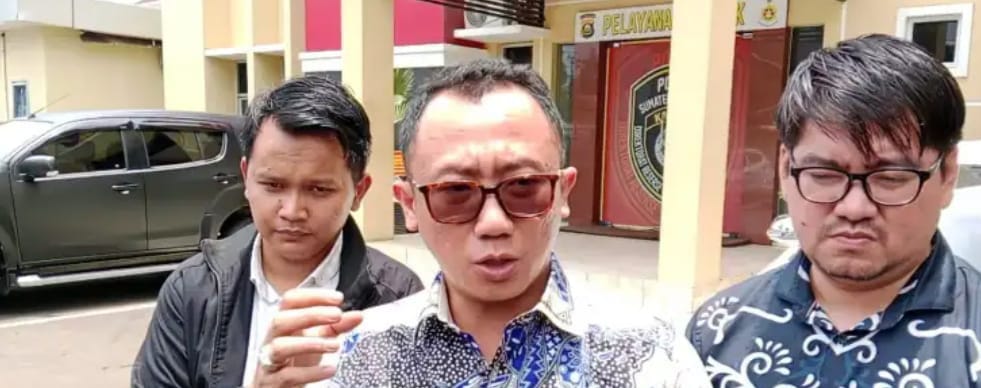 Redho Junaidi, SH MH, kuasa hukum korban kasus oknum dokter cabul, usai BAP penyidik, Rabu (13/3/2024). Foto: Sumselheadline/Ela.