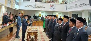Pj Walikota Palembang, Ratu Dewa mengambil sumpah 12 pejabat eselon II, Jumat (1/3/2024). Foto: Sumselheadline/Pitria.