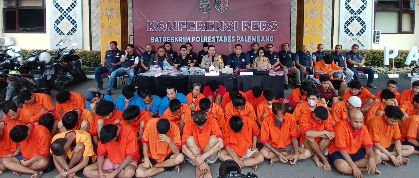 Para tersangka hasil operasi pekat yang digelar Polrestabes Palembang, Kamis (28/3/2024). Foto: Sumselheadline/Ela.