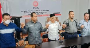 Ketua PKS Sumsel, Muhammad Toha bersama sejumlah pengurus PKS Sumsel lainnya, Kamis (7/3/2024). Foto: Dok PKS Sumsel.