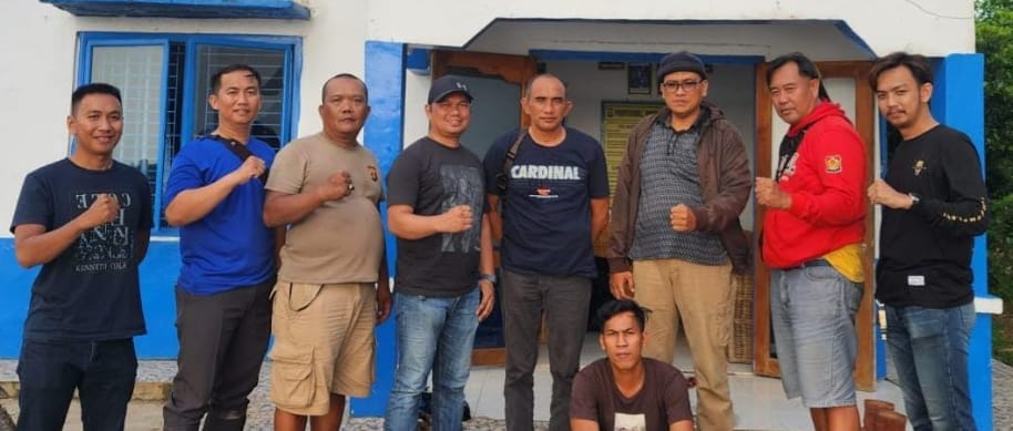 Tim Polairud Polda Sumsel bersama tersangka bandar narkoba asal OKI, Jumat (22/3/2024). Foto: Sumselheadline/Ela.