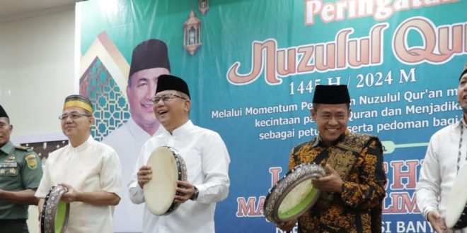 Pj Sekda Muba, Musni Wijaya hadir di peringatan Nuzulul Quran yang digelar Pemkab Musi Banyuasin di Pendopoan Griya Bumi Serasan Sekate, Kamis (28/03/2024) sore. Foto: Kominfo Muba.