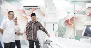 Ditemani pimpinan RSUD Sekayu, Pejabat Bupati Muba Apriyadi melihat lagsung fasilitas pelayanan kesehatan, Jumat (22/3/2024). Foto: Kominfo Muba.