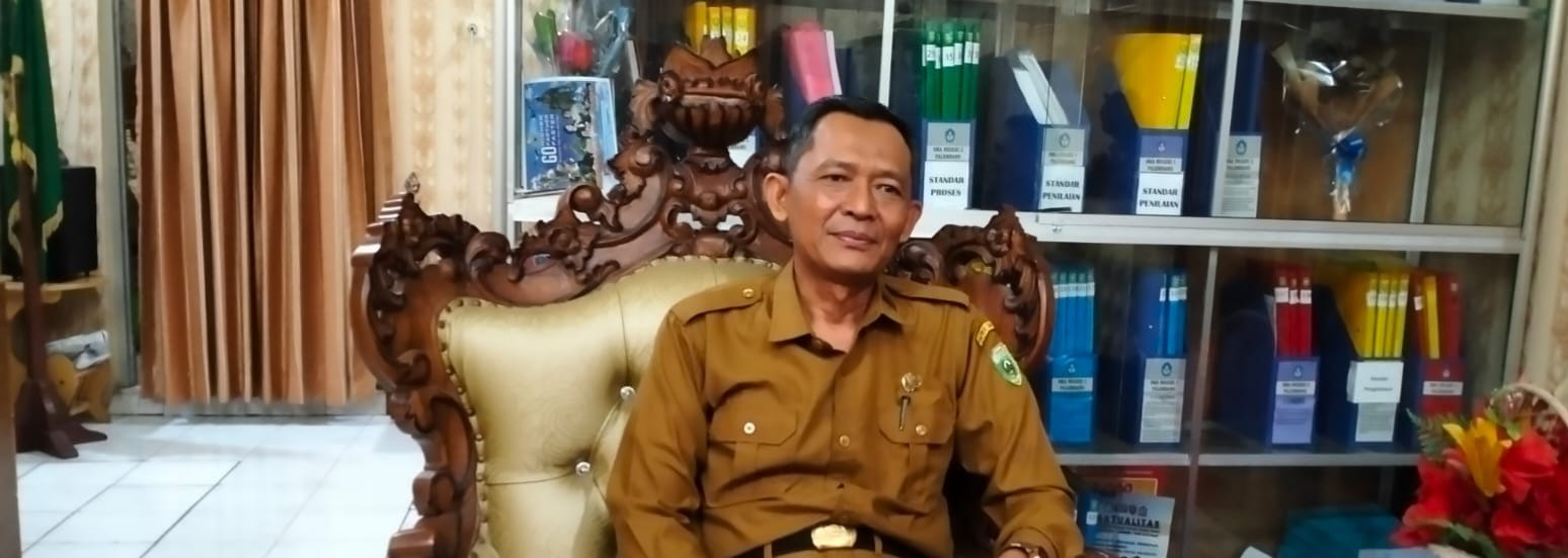 Kepala SMA Negeri 2 Palembang, Marphudok, SPd, MPd. Foto: Sumselheadline/Fer