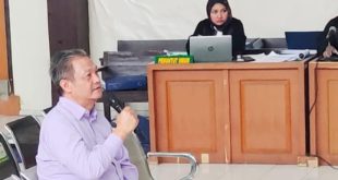 Direktur Utama PT SMS bernama Adi Trenggana Wirabakti saat menjadi saksi dalam kasus korupsi di PT SMS, Senin (18/3/2024). Foto: Sumselheadline/Ela.