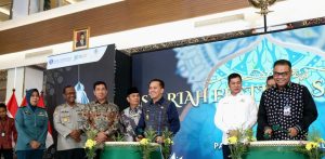 Penjabat (Pj) Gubernur Sumatera Selatan, Agus Fatoni secara resmi membuka Syariah Festifal Sriwijaya 2024 yang diselenggarakan oleh Bank Indonesia Perwakilan Sumsel. Kegiatan ini berlangsung di Palembang Indah Mall (PIM), Kamis (28/3/2024) sore. Foto: Humas Pemprov Sumsel.