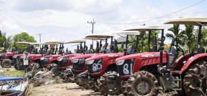 Sejumlah mesin alat pertanian bantuan Kementerian Pertanian saat diserahkan kepada petani sawah rawah/lebak di Muaratelang, Banyuasin. Foto: Humas Pemprov Sumsel.