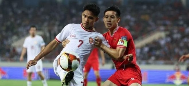 Marselino mencoba melewati kawawalan pemain Vietnam, Selasa (26/3/2024) malam. Dok PSSI