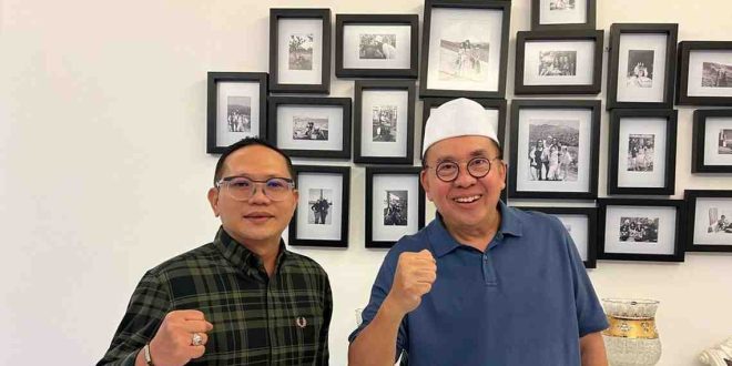 Ridwan Mukti bersama Firdaus Hasbullah, Tim Pemenangan Heri Amalindo. Foto: Sumselheadline/Fer.