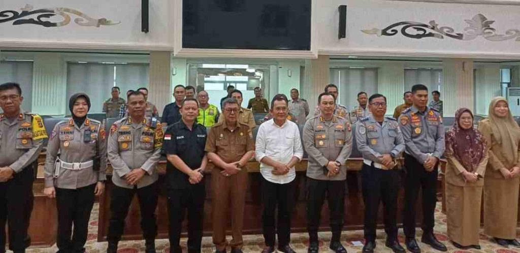 Pejabat Pemkot dan Polrestabes Palembang usai rakor penertiban parkir liar, Selasa (23/4/2024). Foto: Sumselheadline/Pitria.