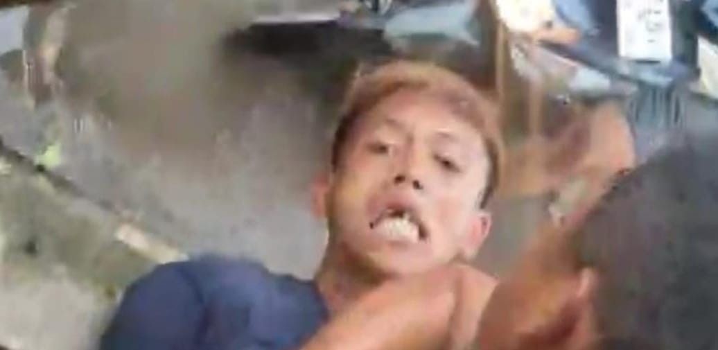Andre, pelaku pencurian Hp nyaris diamuk massa, Selasa (23/4/2024). Foto: screenshot medsos.