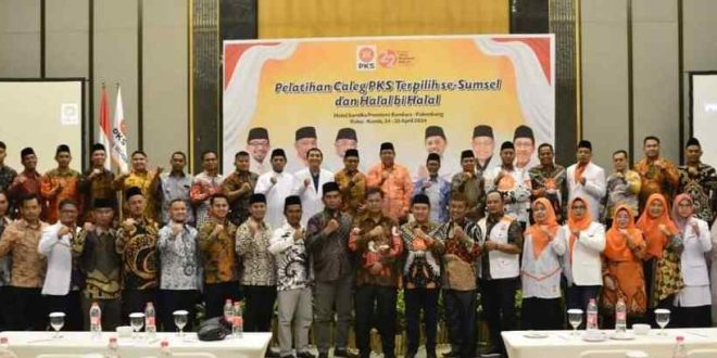 Para pengurus PKS Sumsel dan para Caleg terpilih PKS se-Sumsel, Rabu (24/4/2024). Foto: Dok DPW PKS.