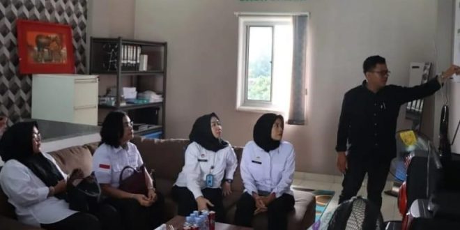 Tim Kemenkumham Sumsel melakukan verifikasi organisasi bantuan hukum baru di Palembang, Jumat (19/4/2024). Foto; Sumselheadline/Ela.