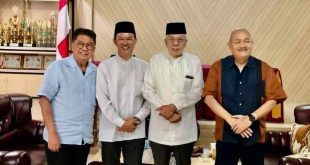 Mawardi Yahya dan Harnojoyo silahturahmi dengan mantan Gubernur Alex Noerdin di Lapas Pakjo, Palembang, Selasa (23/4/2024). Foto: medsos.