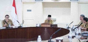 Sekda Muba Apriyadi Mahmud saat memimpin Rapat Pembahasan Usulan Anggaran Belanja Tidak Terduga (BTT) dan Pergeseran Anggaran pada Perangkat Daerah di Ruang Rapat Serasan Sekate, Selasa (23/4/2024). Foto: Kominfo MUba.