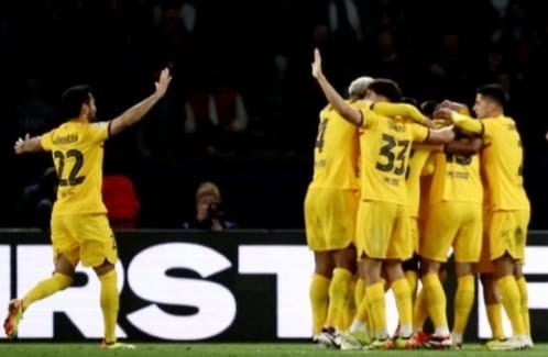 Para pemain Barcelona merayakan gol ke gawang PSG, Kamis (11/4/2024). Foto: AFP/Anna.