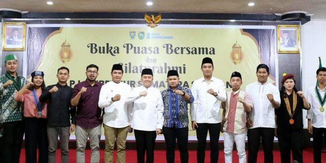 Pj Gubernur Sumsel, Agus Fatoni saat silahturahmi bersama Organisasi Mahasiswa Cipayung Plus di Hotel Swarna Dwipa, Palembang, Minggu (31/3/2024). Foto: Humas Pemprov Sumsel.
