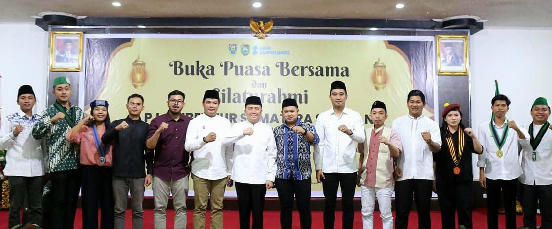 Pj Gubernur Sumsel, Agus Fatoni saat silahturahmi bersama Organisasi Mahasiswa Cipayung Plus di Hotel Swarna Dwipa, Palembang, Minggu (31/3/2024). Foto: Humas Pemprov Sumsel.