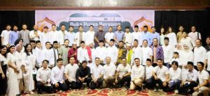 Pj Gubernur Sumsel, Agus Fatoni bersama para pengurus HIPMI Sumsel di Griya Agung, Foto: Humas Pemprov Sumsel.